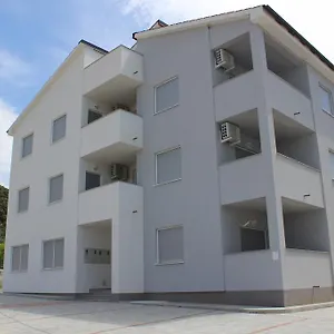 foglaljon itt